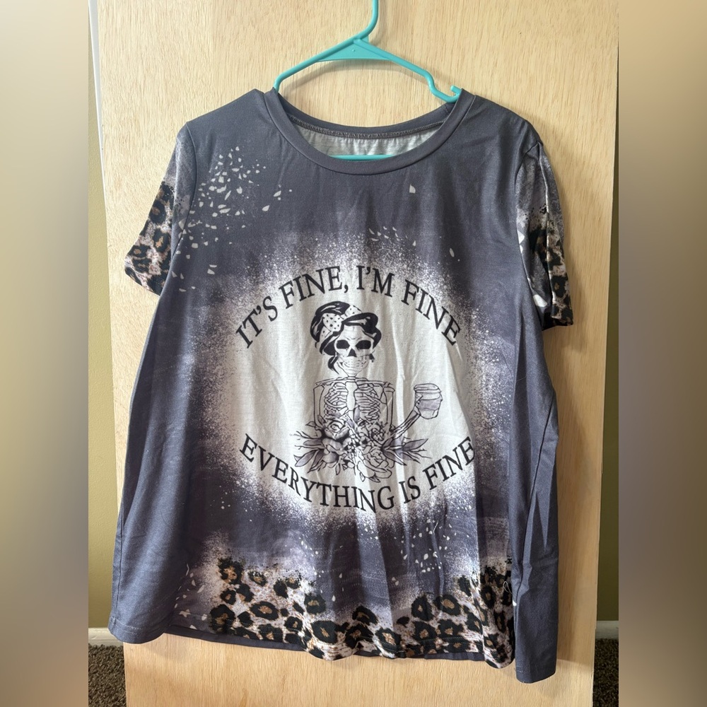 Grey Graphic Tee with Skeleton Design, Size 1x